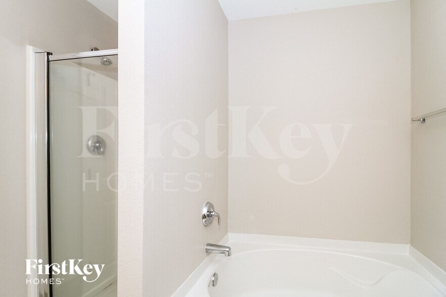 Building Photo - 165 Salem Trail Ct