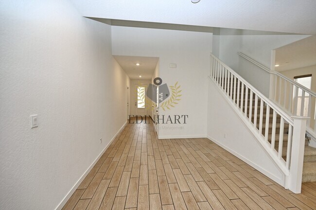 Building Photo - 6342 E Robinson Ave