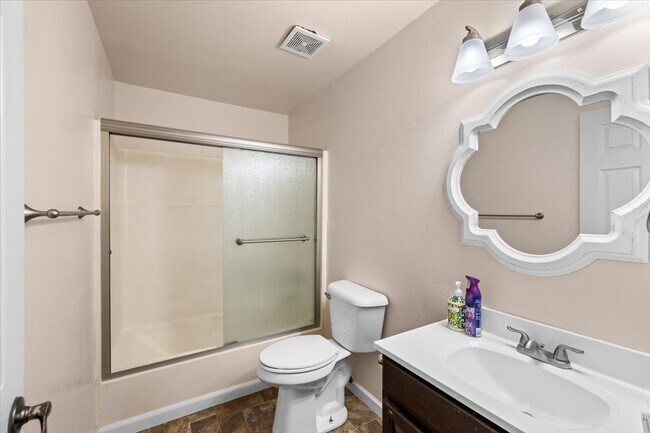 Building Photo - 106 N Buchanan Ave