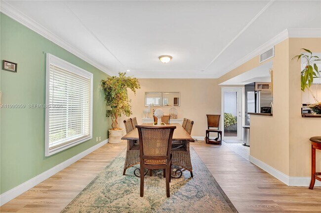 Building Photo - 1610 W Sandpiper Cir