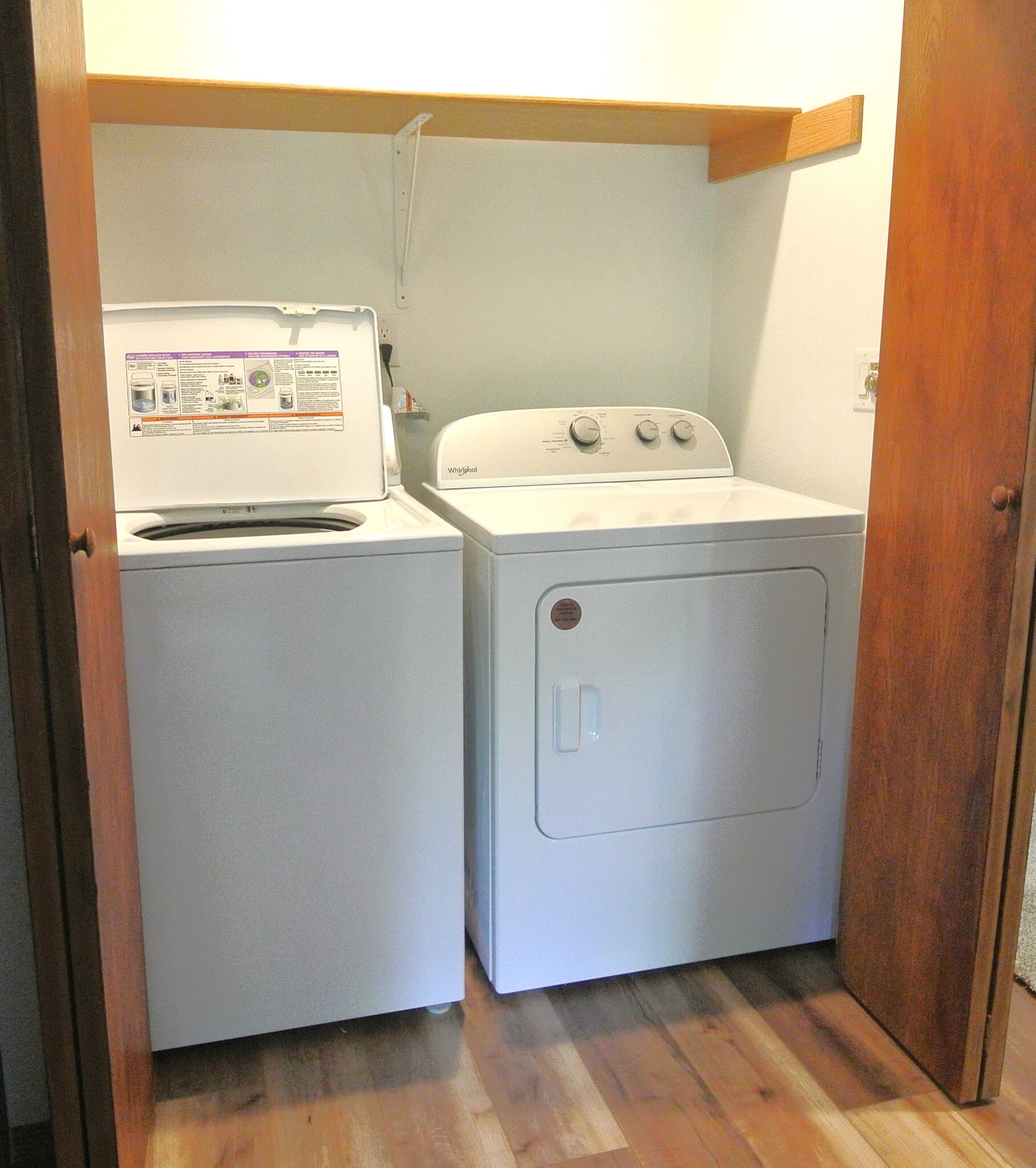 Full size washer/dryer - 1350 Brown St