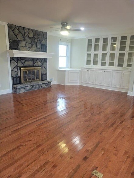 Building Photo - 3370 Westbrook Rd