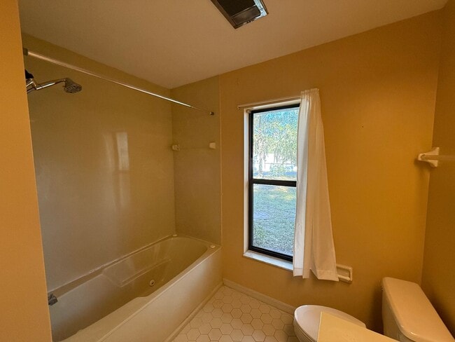 Building Photo - ENJOY EXCLUSIVE RAINBOW RIVER BEACH ACCESS with this beautiful 2BR/2BA Home in Rainbow Springs Co...