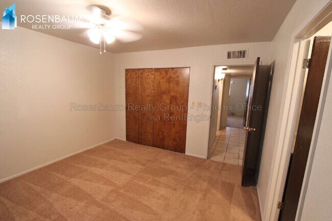 Building Photo - 1008 N Pueblo Dr