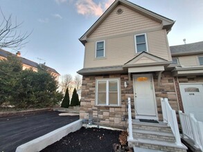 Building Photo - 49 Hillside Ave