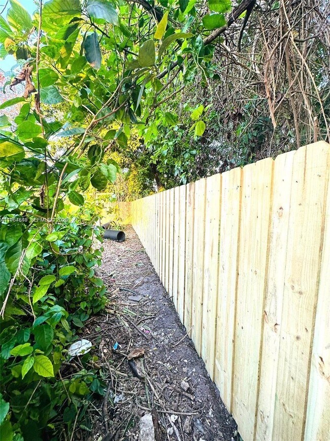 Building Photo - 326 NW 96th St