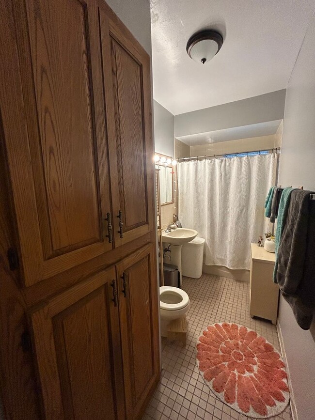 Building Photo - 4021 N Mozart St