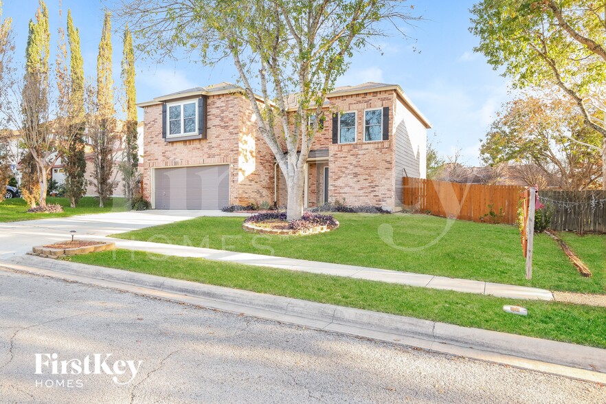 Building Photo - 3438 Columbia Dr