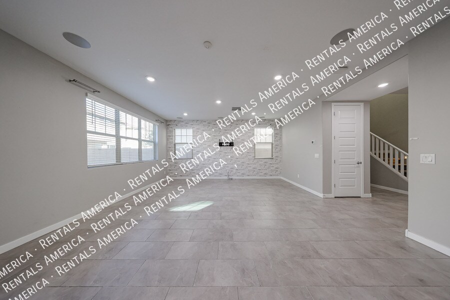 Building Photo - 1026 E Weatherby Way