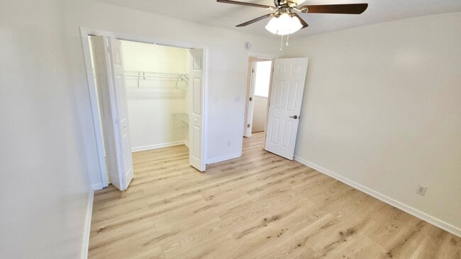 Building Photo - Knoxville 37920 - Completely Renovated 4 Bedroom, 4 Bath home - Contact Tanner Fee (865) 850-5103