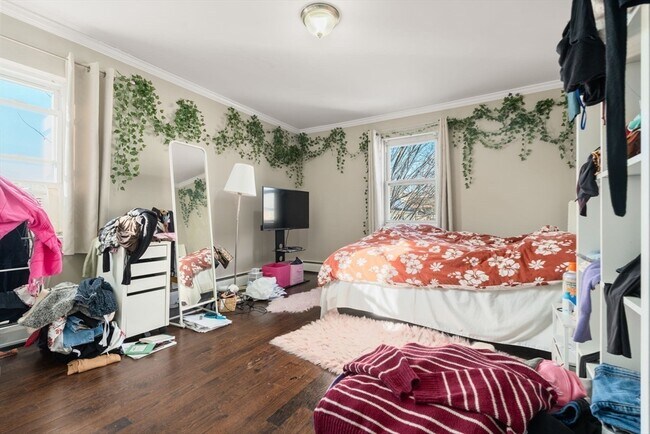 Building Photo - 71 Oxford Ave