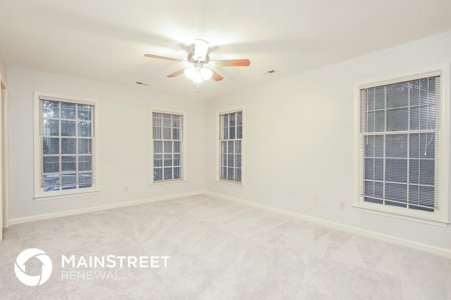 Building Photo - 2912 Hiking Trail