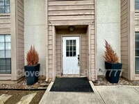 Building Photo - 10563 Starcrest Dr