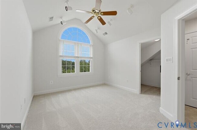 Building Photo - 6806 Thompson Crest Ct