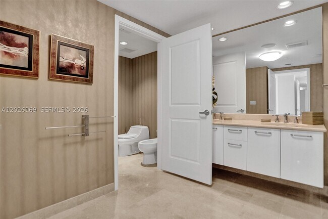 Building Photo - 3101 S Ocean Dr