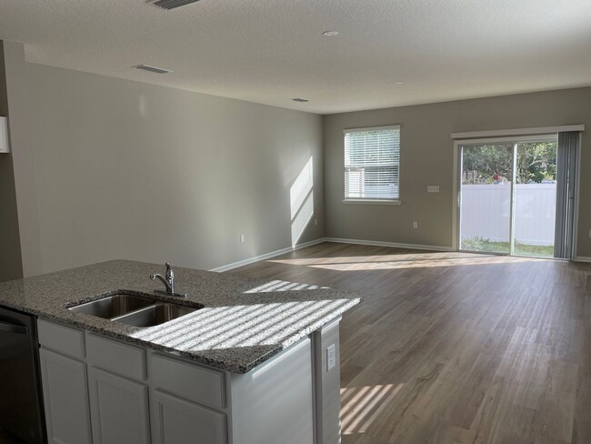 Building Photo - 3/2.5 Townhome in Greenland Chase!