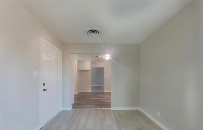 Building Photo - Available And Ready Now!