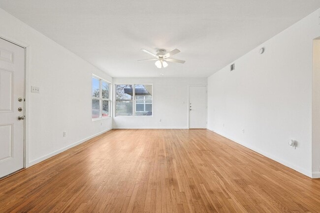 Building Photo - 4302 Harmon Ave