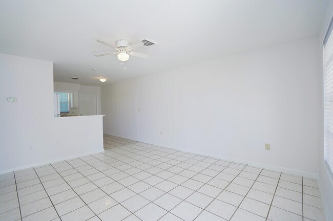 Building Photo - 1193 S Alhambra Cir
