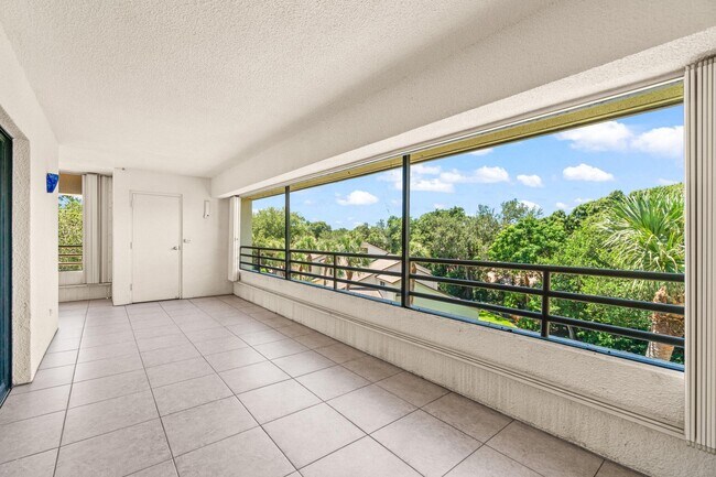 Building Photo - 343 Oak Harbour Dr