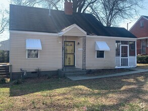 Building Photo - Cozy Two Bedroom Bungalow!