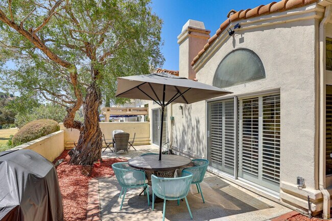 Building Photo - 29695 Circle R Greens Dr