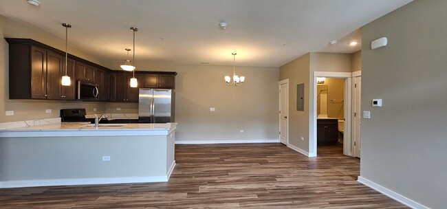 Building Photo - Chestnut - 2Br/2Ba Rental Home - First Floor