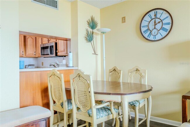 Building Photo - 2620 Cove Cay Dr