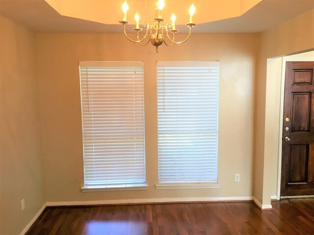 Building Photo - 208 Hollander Ct