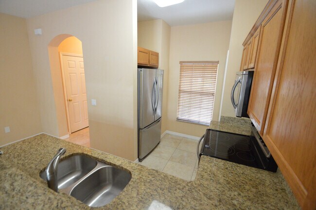 Building Photo - CASSELBERRY: Townhome in Devon Place