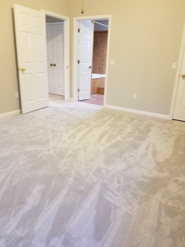 Building Photo - Convenient to Hilton Head, Two Bedroom Tow...