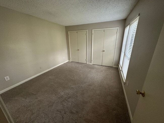 Building Photo - 1705 Port Oak Pl