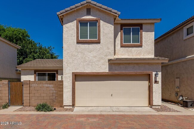 Building Photo - 4334 E Carla Vista Dr