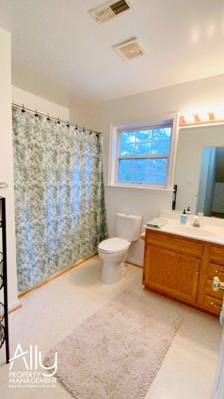 Building Photo - 1003 Wintergreen Ln