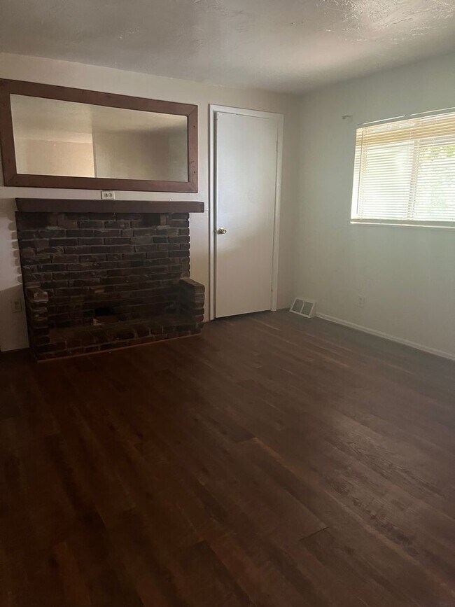 Building Photo - Charming 2 Bedroom Apartment in Mount Washington, Pittsburgh, PA