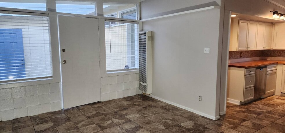 Building Photo - 16452 24th St