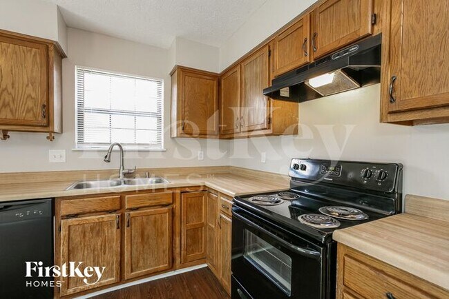 Building Photo - 5759 Pemberly Dr