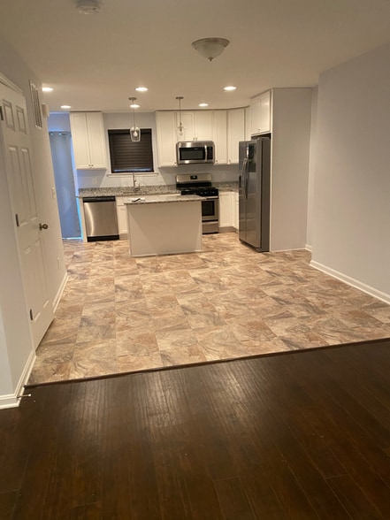 Building Photo - 1303 Delbert Ave