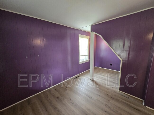 Building Photo - 514 3rd Ave SE