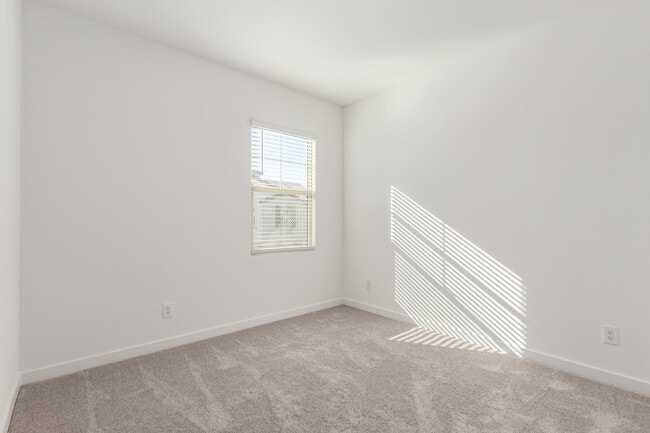 Building Photo - 4054 E Amoroso Dr