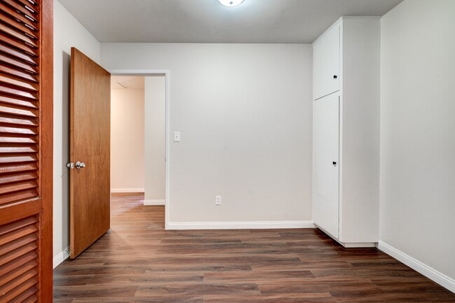 Building Photo - 8311 Raintree Ave