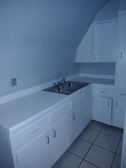 Building Photo - 167 Chittenden St
