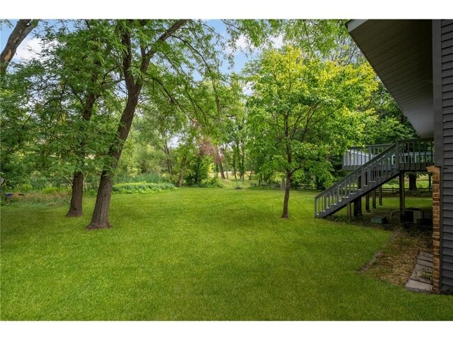 Building Photo - 11004 Oak Knoll Terrace N