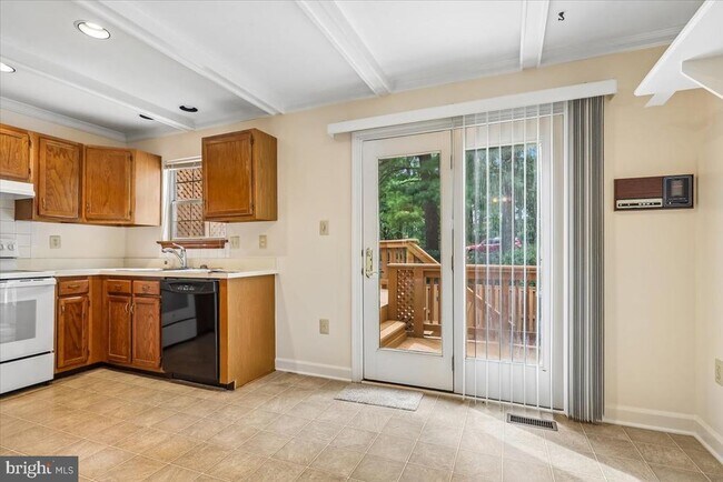 Building Photo - 5834 Waterdale Ct