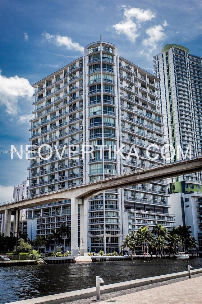 Building Photo - 690 SW 1st Ct