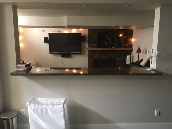 Building Photo - Live a Block Away from Sloan's Lake! Licen...