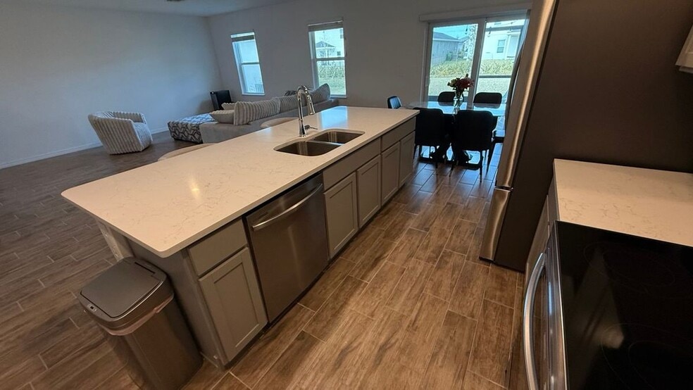 Building Photo - 12761 SW Orvieto Wy