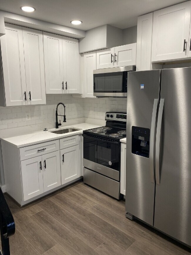 Building Photo - 3908 Claremont St