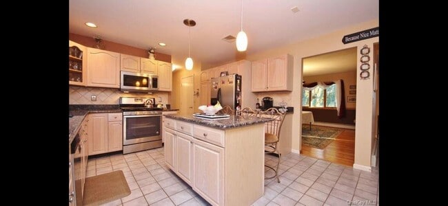 Building Photo - 15 Ryder Ct