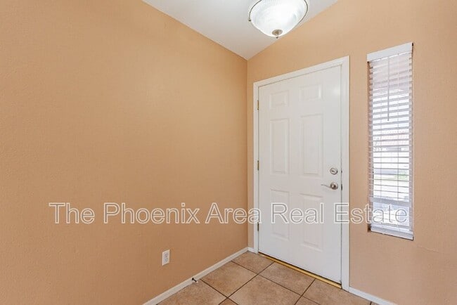 Building Photo - 1261 N Balboa Dr